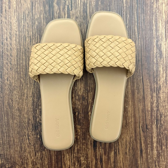 Sandals - Picture 1 of 5